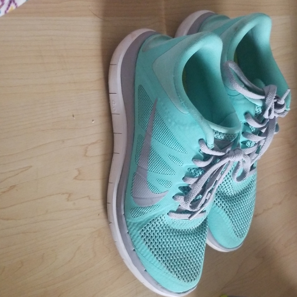Great condition nike free 4.0